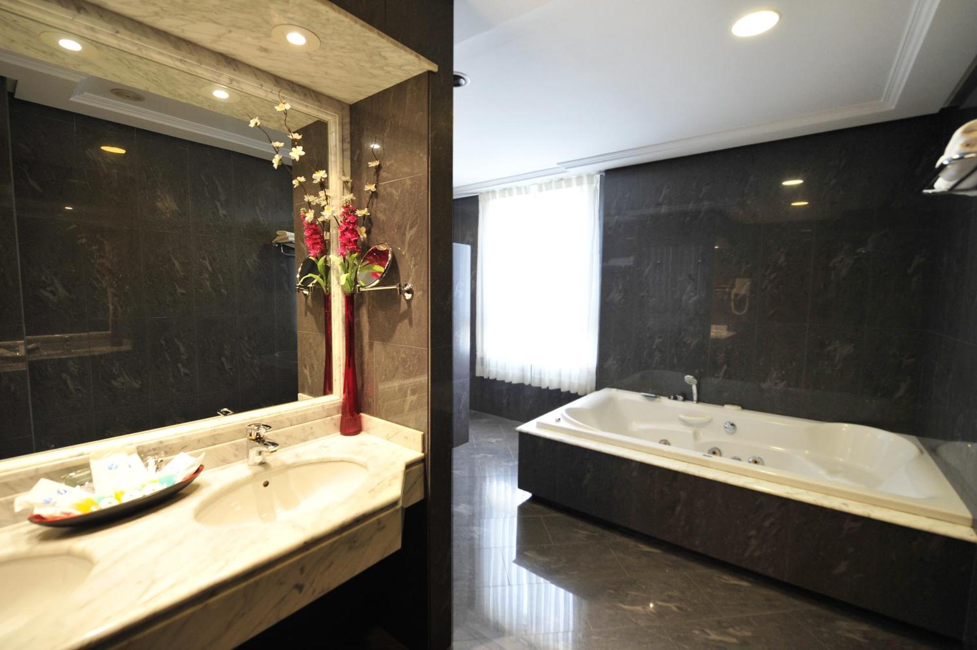 Hotel Lozano Antequera Zewnętrze zdjęcie